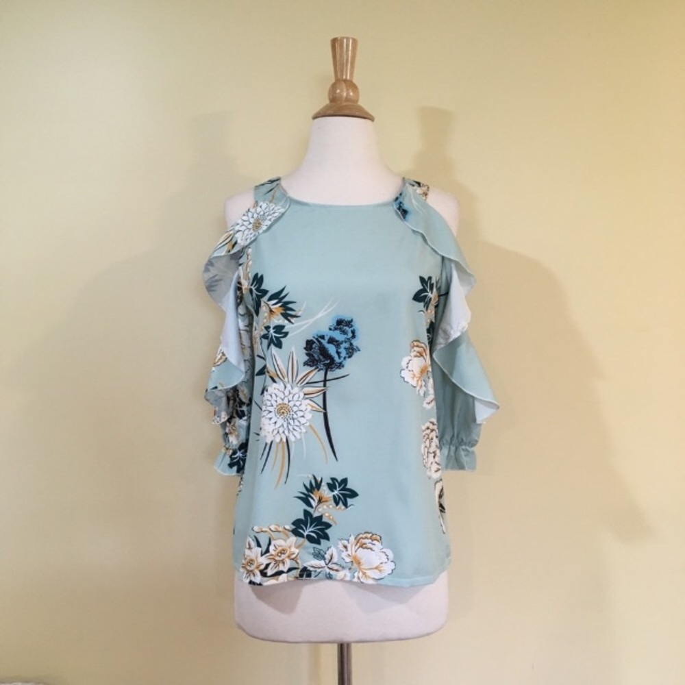 Cold Shoulder Ruffled Floral Blouse - Picture 4 of 7